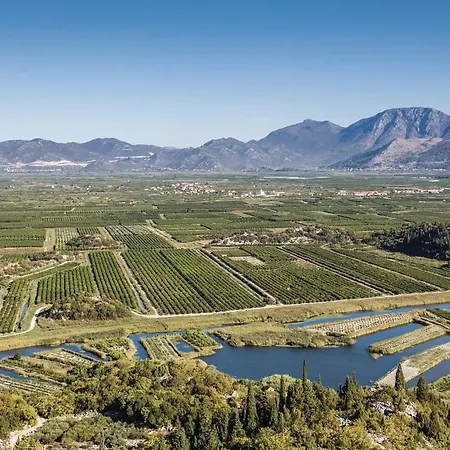 With Sea View Xiii Blace