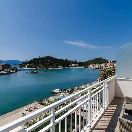 With Sea View Xiii *